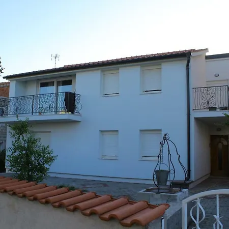 Ana I Toni Apartamento Vodice