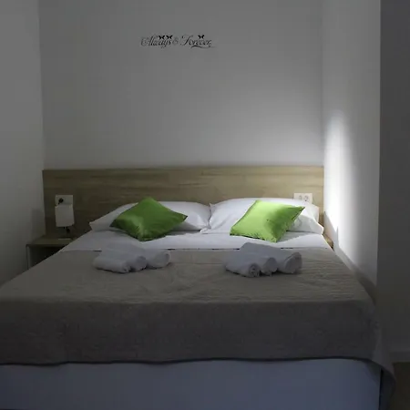 Ana I Toni Apartamento *